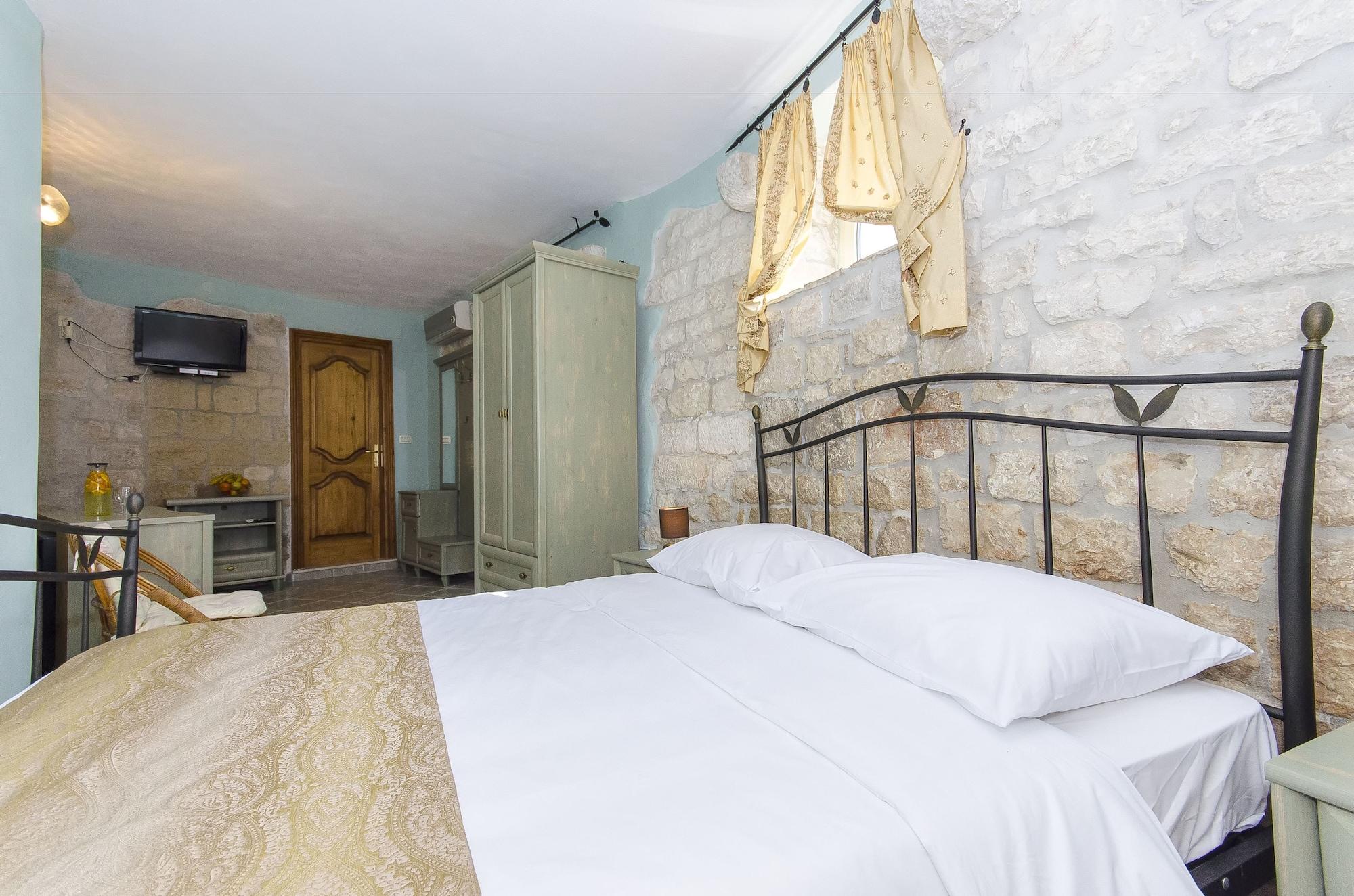 Palace Derossi Trogir Dış mekan fotoğraf