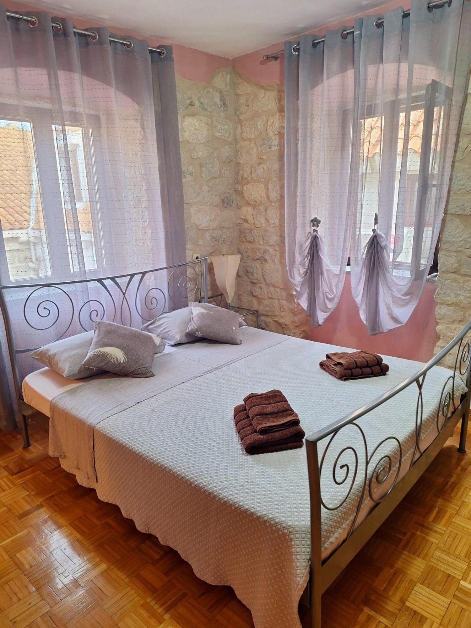 Palace Derossi Trogir Dış mekan fotoğraf