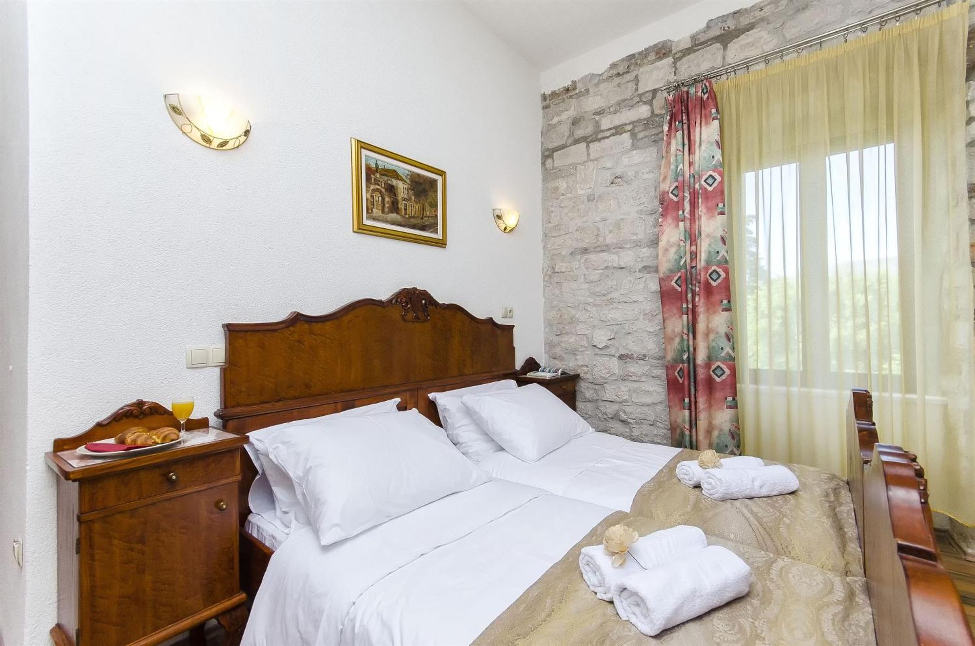 Palace Derossi Trogir Dış mekan fotoğraf