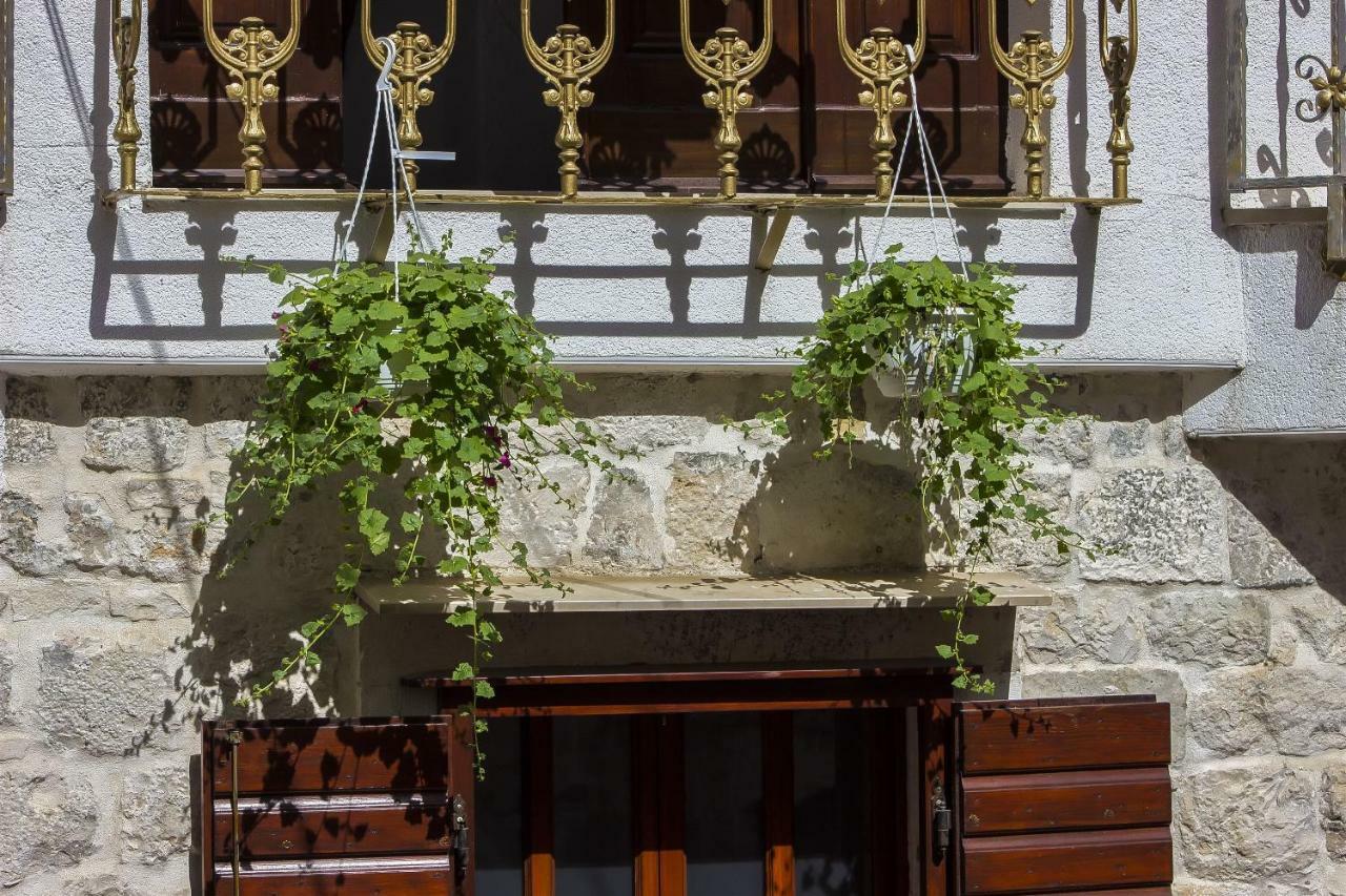 Palace Derossi Trogir Dış mekan fotoğraf
