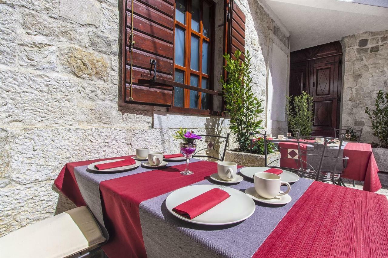 Palace Derossi Trogir Dış mekan fotoğraf