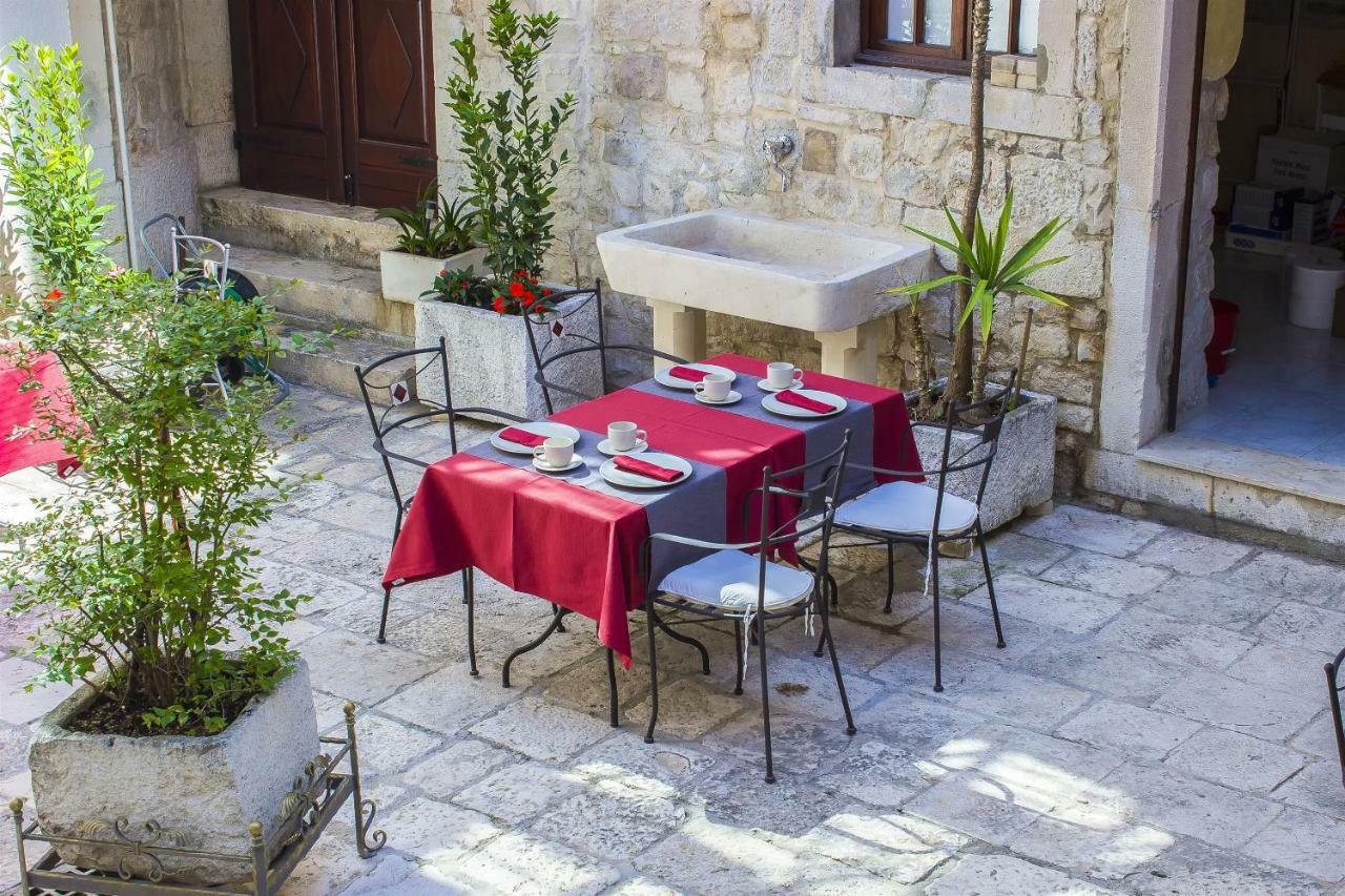 Palace Derossi Trogir Dış mekan fotoğraf