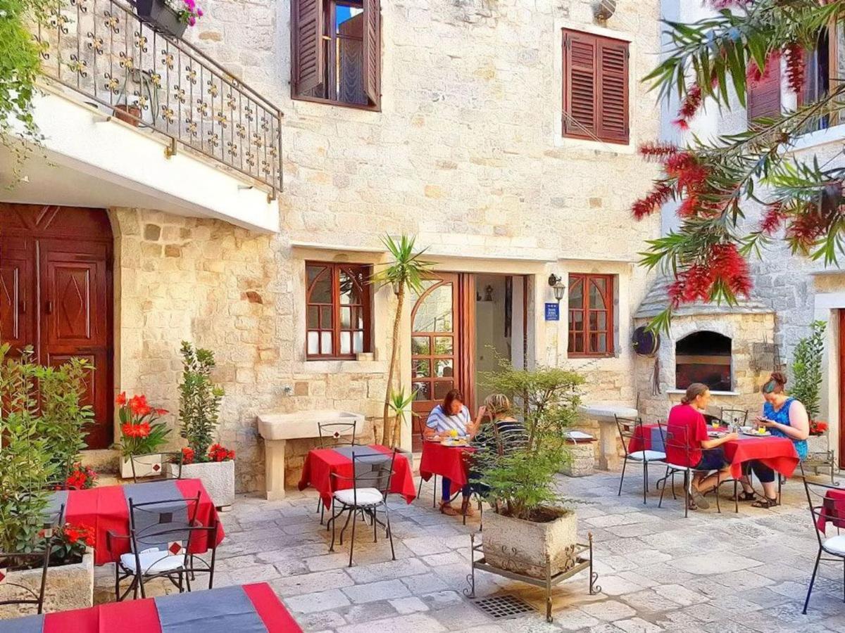 Palace Derossi Trogir Dış mekan fotoğraf